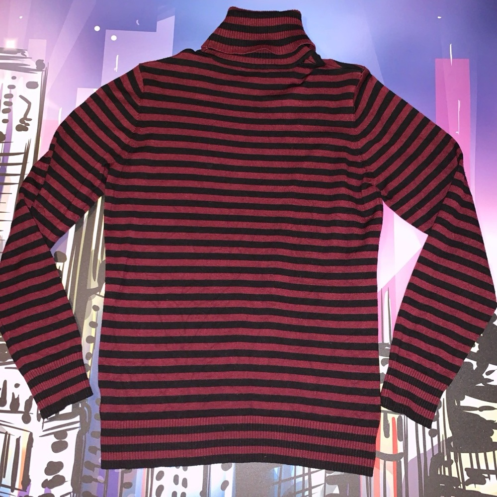 🖤maroon and black stripped turtle neck🖤